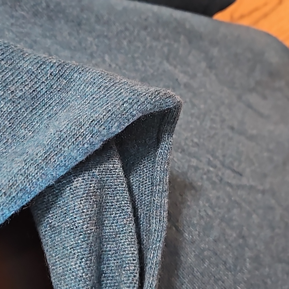 Cashmere Collection Poncho - Picture 3 of 6
